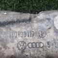 Кронштейн кріплення коробки Audi A3 8L (1996-2003) 1J0199117P