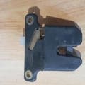 Замок крышки багажника Audi A4 B5 (1994-2001) 8D5827505