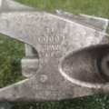 Кронштейн двигуна правий Audi A4 B6 (2000-2006) 8E0199308H