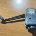 Клапан блокировки крюка фаркопа Audi A6 C5 (1997-2004) 4F0813961A