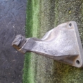 Кронштейн подушки двигуна правий Audi A6 C5 (1997-2004) 4B0199308