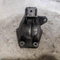 Кронштейн подушки двигуна правий Audi A6 C5 (1997-2004) 4B0199308