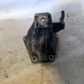Кронштейн подушки двигуна правий Audi A6 C5 (1997-2004) 4B0199308