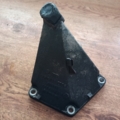кронштейн подушки (опори двигуна, лівої) Audi A6 C5 (1997-2004) 4B0199305A