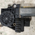 Мотор скло підйомника дверей передніх правих Audi A6 C5 (1997-2004) 4B0959802E