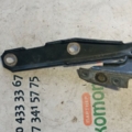 Петля капоту audi a6 c4 (ціна за 2шт) Audi A6 C5 (1997-2004) 4B0823302D