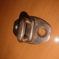 Скоба замку дверей ліва / права сторони перед Audi A6 C5 (1997-2004) 3B0837033P