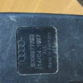 Замок ремня безпеки задній подвійний Audi A6 C5 (1997-2004) 8D0857739D