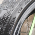 Автошина Kumho Izen Kw27 235 /55 R17 103V Зимова 5мм Вживаний