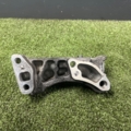 Кронштейн подушки двигуна правий Citroen C4 I (2004-2010) 9645382880