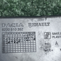 Кронштейн склопідйомника переднього лівого Dacia Logan 2004–2012 8200510352