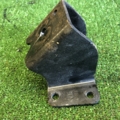 Кронштейн опори двигуна правий Hyundai Terracan HP (2001-2007) 0K88R39020A