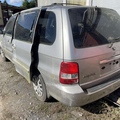 Авто на розборці Kia Carnival 2004 Номер двигуна: J3 632693 Привід: 2WD (задній привід)