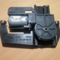 Моторчик підголовника правий перед mercedes w220 Mercedes-Benz C-Class W203 (2000-2007) A2109700026