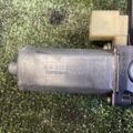 Моторчик склопідйомника задній правий Mercedes-Benz C-Class W203 (2000-2007) A2038203042