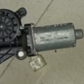 Моторчик склопідйомника передній правий Mercedes-Benz E-Class W210 (1995-2003) 0130821709