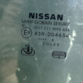 Скло дверей задніх лівих Nissan Navara D40 (2004-2015) 82301EB320