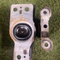 Подушка (опора) двигуна, передня Nissan Note E11 (2004-2013) 11210AX60A