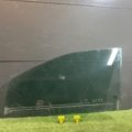Скло дверей передіх лівих Nissan Note E11 (2004-2013) 803019U000