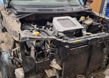 1442330  синьооранжевий, бампер з тріщиною по документам колір чорний 535