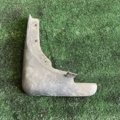 Бризговик передній лівий Nissan X-Trail T30 (2001-2007) 638558H300