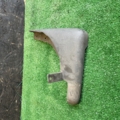 Бризговик передній правий Nissan X-Trail T30 (2001-2007) 638548H300