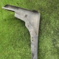 Бризговик передній правий Nissan X-Trail T30 (2001-2007) 638548H300
