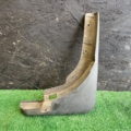 Бризговик передній правий Nissan X-Trail T30 (2001-2007) 638548H300