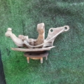цапфа передня права Nissan X-Trail T30 (2001-2007) 400148H300