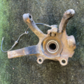 Цапфа передня права Nissan X-Trail T30 (2001-2007) 400148H300