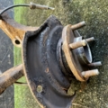 Цапфа  передній правий  Nissan X-Trail T30 (2001-2007) 400148H300
