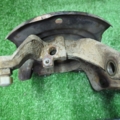 Цапфа (поворотний кулак) передній лівий Nissan X-Trail T30 (2001-2007) 400158H300