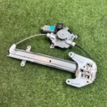 Моторчик скло підйомника правих дверей Nissan X-Trail T30 (2001-2007) 8073089913