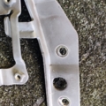 Петля капота ліва Nissan X-Trail T30 (2001-2007) 654018H300