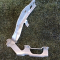 Петля капота ліва  Nissan X-Trail T30 (2001-2007) 654018H300