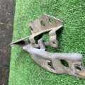 Петля капота ліва Nissan X-Trail T30 (2001-2007) 654018H300