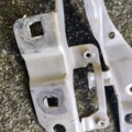 Петля капота ліва Nissan X-Trail T30 (2001-2007) 654018H300