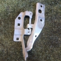 Петля капота ліва  Nissan X-Trail T30 (2001-2007) 654018H300