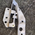 Петля капота, права Nissan X-Trail T30 (2001-2007) 654008H300