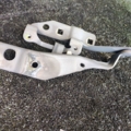 Петля капота, права Nissan X-Trail T30 (2001-2007) 654008H300