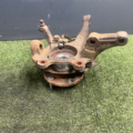 Поворотний кулак передні праві Nissan X-Trail T30 (2001-2007) 400148H300