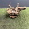 Поворотний кулак передні праві Nissan X-Trail T30 (2001-2007) 400148H300
