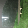 Скло передніх правих дверей (дефект подряпини) Nissan X-Trail T30 (2001-2007) 803008H300