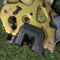 Замок дверей задній правий Nissan X-Trail T30 (2001-2007) 805524U300
