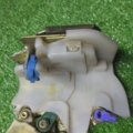 Замок задніх правих дверей Nissan X-Trail T30 (2001-2007) 805524U300