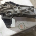 кронштейн подушки (опори двигуна, правої) Renault Kangoo II (2008-2021) 8200101196