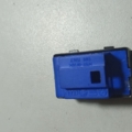 Кнопка центрального замка v Volkswagen Caddy III (2004-2015) 1T0962125