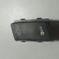 Кнопка центрального замка v Volkswagen Caddy III (2004-2015) 1T0962125