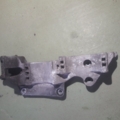 Кріплення лапи генератора vw golf iv audi 1.6 sr Volkswagen GOL IV 05-10 06A903143H
