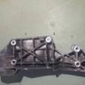Кріплення лапи генератора vw golf iv audi 1.6 sr Volkswagen GOL IV 05-10 06A903143H